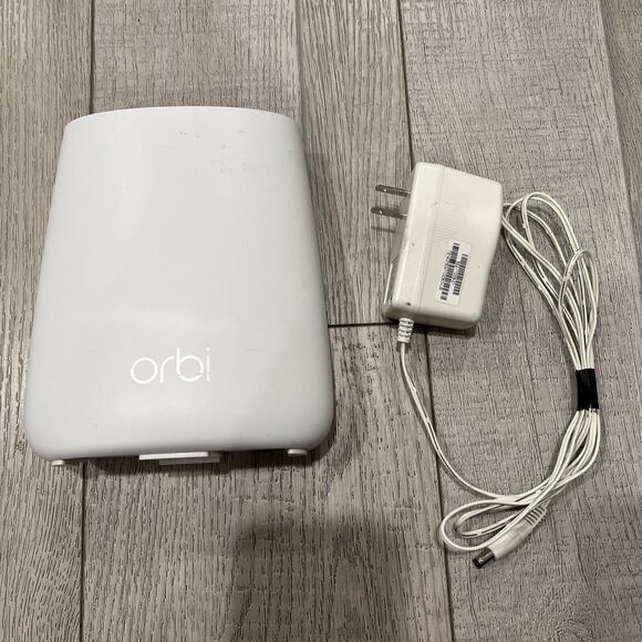 NETGEAR Orbi Model RBR20 Router White Home Mesh WiFi Tri-band - Picture 1 of 4